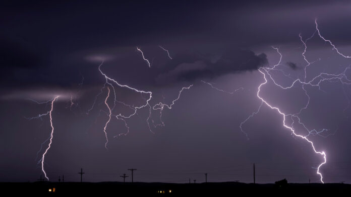 20230526 SOCIETY Thunderstorm