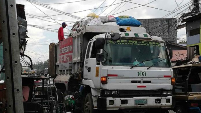 20230712-PAGEONE-Garbage-truck